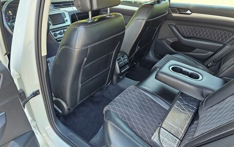 Volkswagen Passat B8 рестайлинг, 2015 год, 1 850 000 рублей, 14 фотография