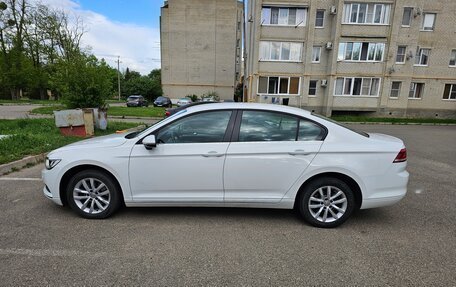 Volkswagen Passat B8 рестайлинг, 2015 год, 1 850 000 рублей, 23 фотография
