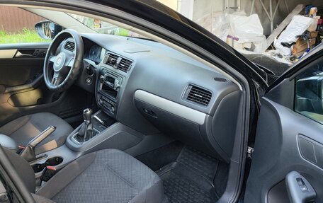 Volkswagen Jetta VI, 2012 год, 1 120 000 рублей, 13 фотография