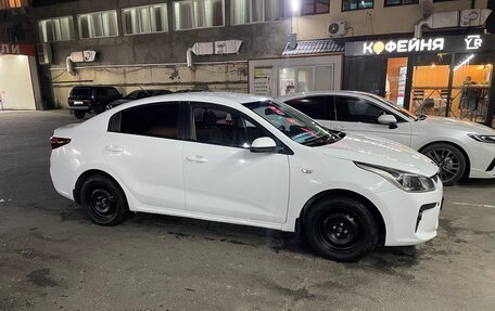 KIA Rio IV, 2018 год, 1 030 000 рублей, 6 фотография
