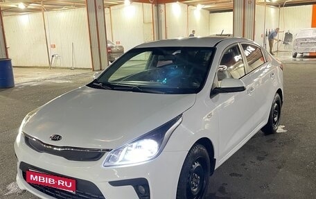 KIA Rio IV, 2018 год, 1 030 000 рублей, 2 фотография