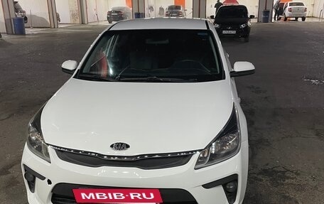 KIA Rio IV, 2018 год, 1 030 000 рублей, 4 фотография