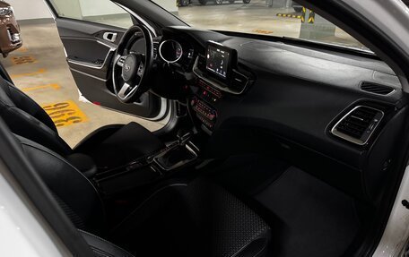 KIA cee'd III, 2018 год, 2 360 000 рублей, 23 фотография