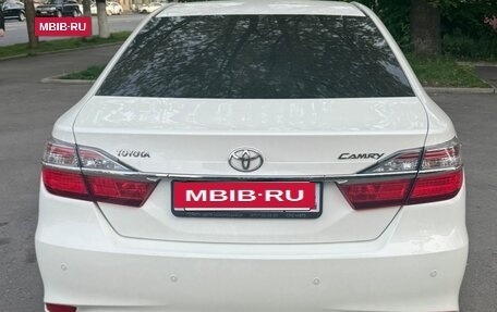 Toyota Camry, 2015 год, 2 370 000 рублей, 3 фотография