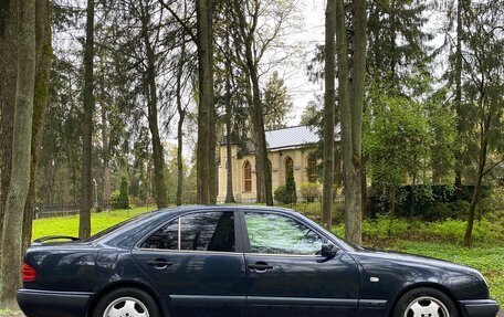 Mercedes-Benz E-Класс, 1996 год, 465 000 рублей, 10 фотография