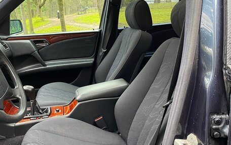 Mercedes-Benz E-Класс, 1996 год, 465 000 рублей, 14 фотография