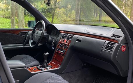 Mercedes-Benz E-Класс, 1996 год, 465 000 рублей, 18 фотография