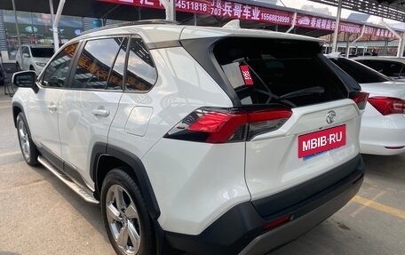 Toyota RAV4, 2020 год, 1 980 000 рублей, 8 фотография