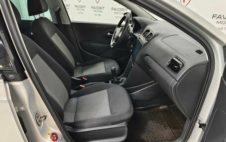 Volkswagen Polo VI (EU Market), 2011 год, 550 000 рублей, 14 фотография