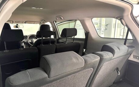 Toyota Wish II, 2011 год, 1 299 000 рублей, 14 фотография