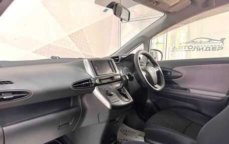 Toyota Wish II, 2011 год, 1 299 000 рублей, 11 фотография