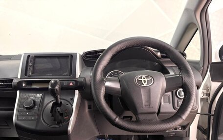 Toyota Wish II, 2011 год, 1 299 000 рублей, 18 фотография