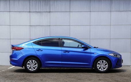 Hyundai Elantra VI рестайлинг, 2016 год, 1 880 000 рублей, 5 фотография