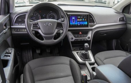 Hyundai Elantra VI рестайлинг, 2016 год, 1 880 000 рублей, 6 фотография