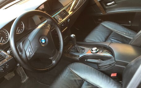 BMW 5 серия, 2004 год, 880 000 рублей, 9 фотография