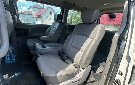 Hyundai H-1 II рестайлинг, 2009 год, 1 400 000 рублей, 15 фотография