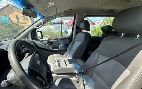 Hyundai H-1 II рестайлинг, 2009 год, 1 400 000 рублей, 13 фотография