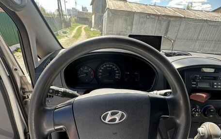 Hyundai H-1 II рестайлинг, 2009 год, 1 400 000 рублей, 18 фотография