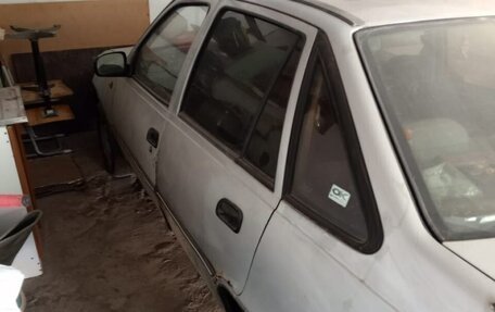 Daewoo Nexia I рестайлинг, 2003 год, 60 000 рублей, 4 фотография