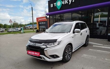 Mitsubishi Outlander III рестайлинг 3, 2022 год, 2 890 000 рублей, 6 фотография