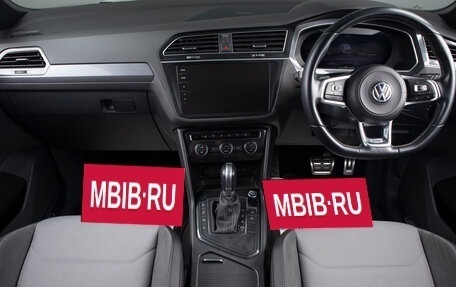 Volkswagen Tiguan II, 2018 год, 2 599 000 рублей, 7 фотография