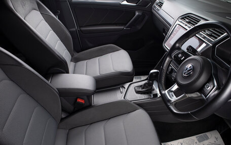 Volkswagen Tiguan II, 2018 год, 2 599 000 рублей, 16 фотография