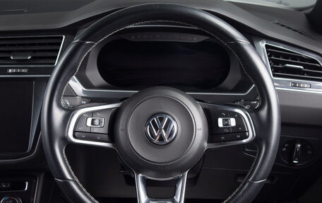 Volkswagen Tiguan II, 2018 год, 2 599 000 рублей, 8 фотография