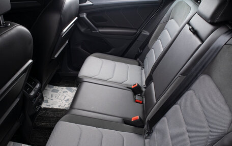 Volkswagen Tiguan II, 2018 год, 2 599 000 рублей, 19 фотография