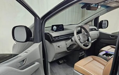 Hyundai Staria, 2022 год, 3 500 000 рублей, 4 фотография