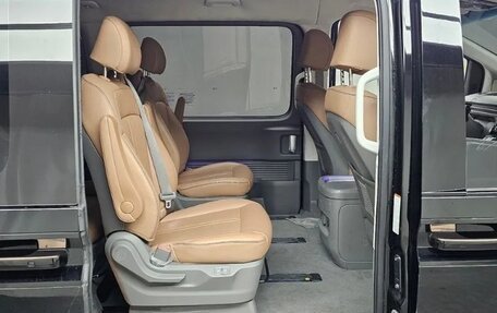 Hyundai Staria, 2022 год, 3 500 000 рублей, 17 фотография