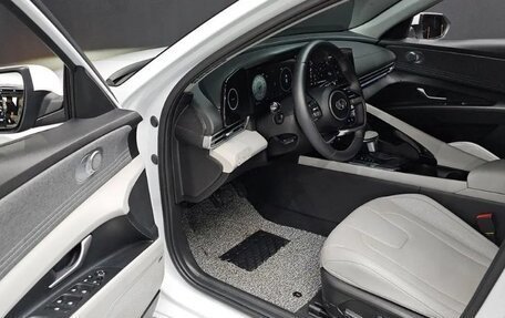 Hyundai Avante, 2022 год, 1 900 000 рублей, 6 фотография