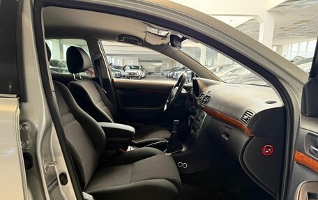 Toyota Avensis III рестайлинг, 2006 год, 799 000 рублей, 21 фотография