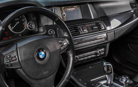 BMW 5 серия, 2013 год, 1 800 000 рублей, 13 фотография
