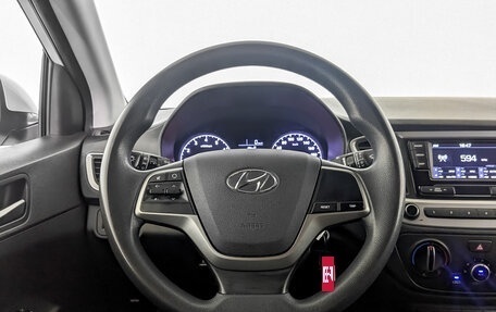 Hyundai Solaris II рестайлинг, 2018 год, 1 050 000 рублей, 21 фотография