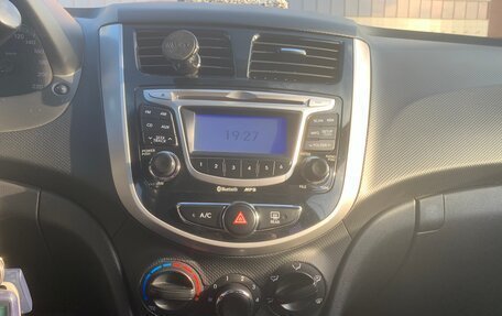 Hyundai Accent IV, 2011 год, 820 000 рублей, 13 фотография