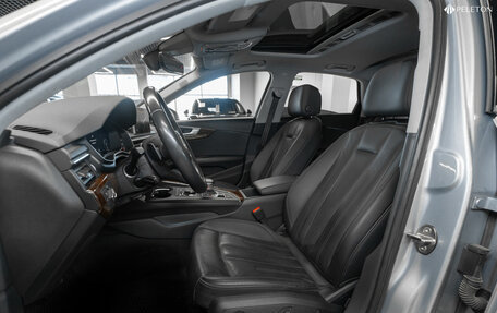 Audi A4, 2018 год, 2 450 000 рублей, 10 фотография