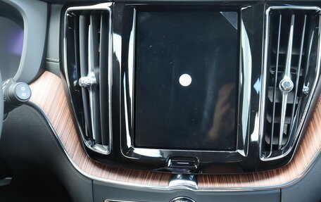 Volvo XC60 II, 2024 год, 7 100 000 рублей, 12 фотография