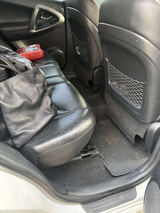 Toyota RAV4 CA30 рестайлинг, 2012 год, 2 100 000 рублей, 7 фотография