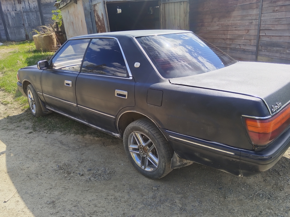 Toyota Crown S130, 1990 год, 150 000 рублей, 5 фотография