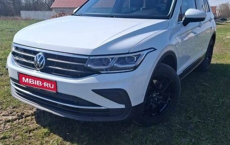 Volkswagen Tiguan II, 2021 год, 3 500 000 рублей, 1 фотография
