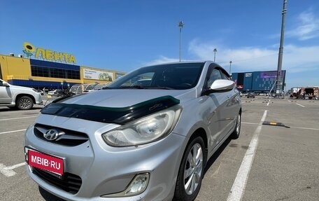 Hyundai Solaris II рестайлинг, 2012 год, 1 100 000 рублей, 1 фотография