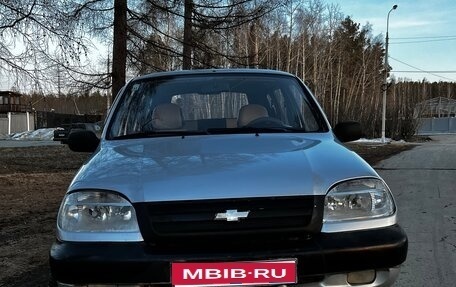 Chevrolet Niva I рестайлинг, 2005 год, 219 900 рублей, 1 фотография