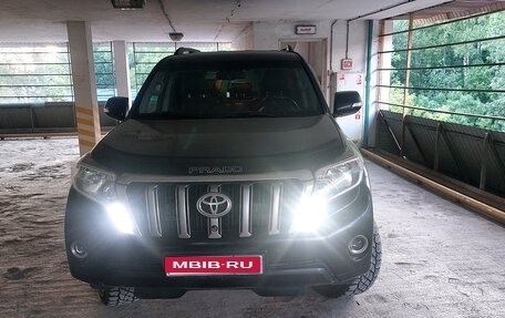 Toyota Land Cruiser Prado 150 рестайлинг 2, 2014 год, 3 050 000 рублей, 1 фотография