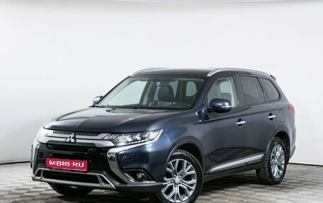 Mitsubishi Outlander III рестайлинг 3, 2020 год, 2 400 000 рублей, 1 фотография