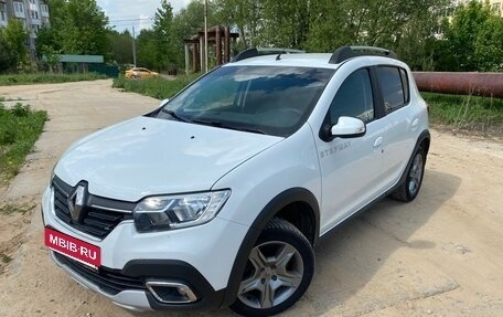 Renault Sandero II рестайлинг, 2019 год, 1 050 000 рублей, 1 фотография