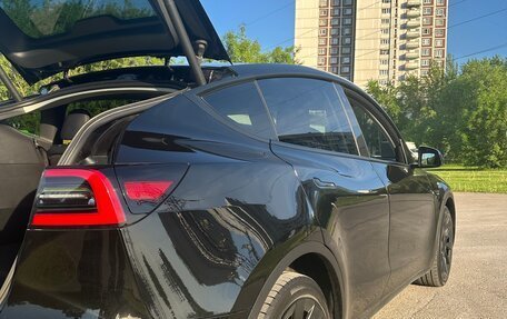 Tesla Model Y I, 2021 год, 3 786 000 рублей, 5 фотография