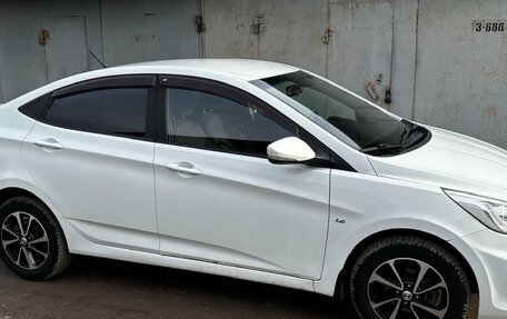 Hyundai Solaris II рестайлинг, 2013 год, 780 000 рублей, 4 фотография