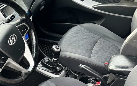 Hyundai Solaris II рестайлинг, 2013 год, 780 000 рублей, 15 фотография