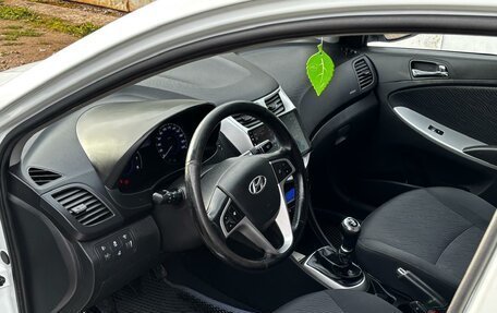 Hyundai Solaris II рестайлинг, 2013 год, 780 000 рублей, 12 фотография
