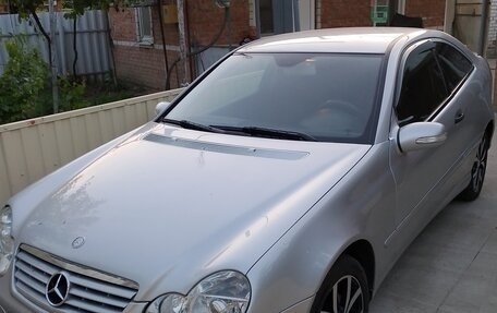 Mercedes-Benz C-Класс, 2006 год, 800 000 рублей, 1 фотография